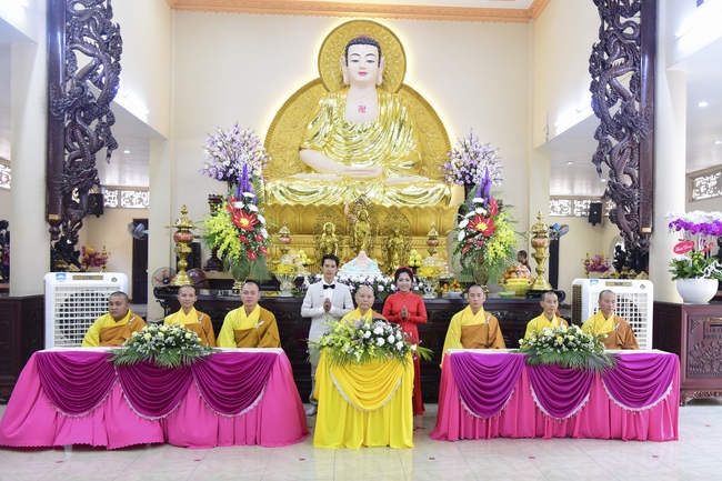 The Wedding Ceremony at the pagoda