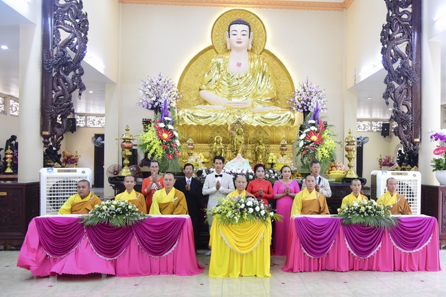 The Wedding Ceremony at the pagoda
