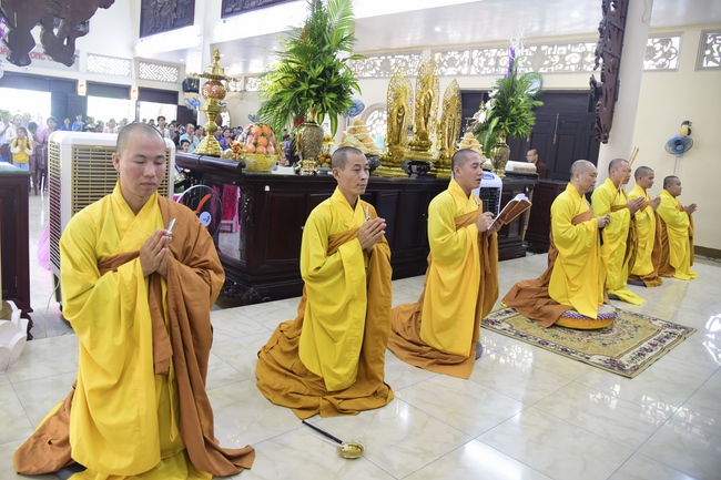 The Wedding Ceremony at the pagoda