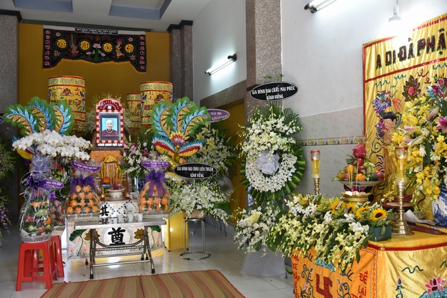 Tụng kinh cầu siêu tại Q. 12