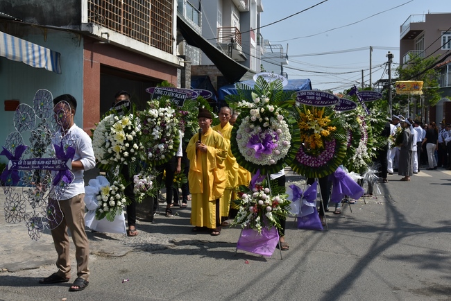 Tụng kinh cầu siêu tại Q. 12