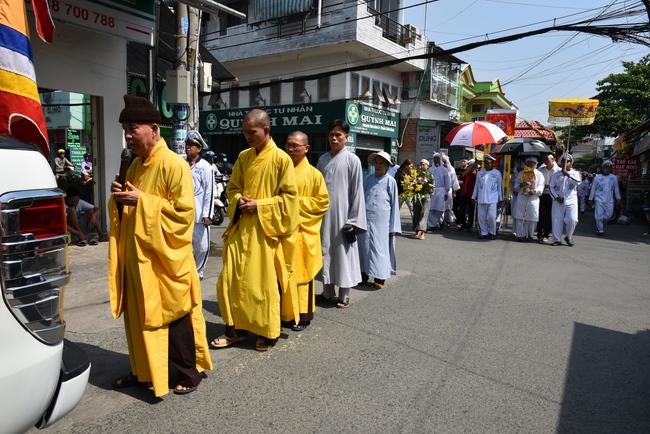 Tụng kinh cầu siêu tại Q. 12