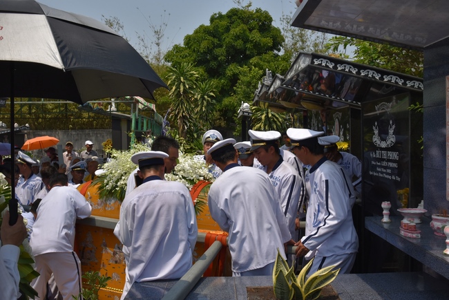 Tụng kinh cầu siêu tại Q. 12