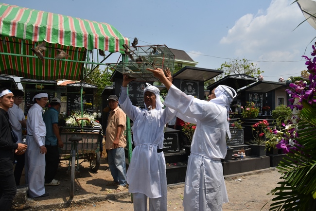 Tụng kinh cầu siêu tại Q. 12