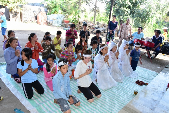 Lễ cầu siêu tại Hậu Giang