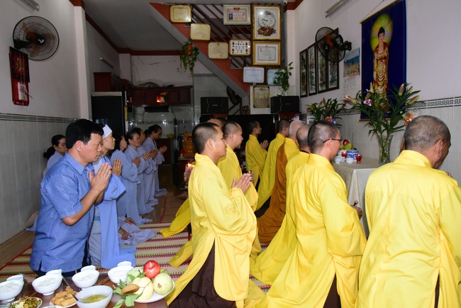 Lễ cầu siêu ở Hóc Môn