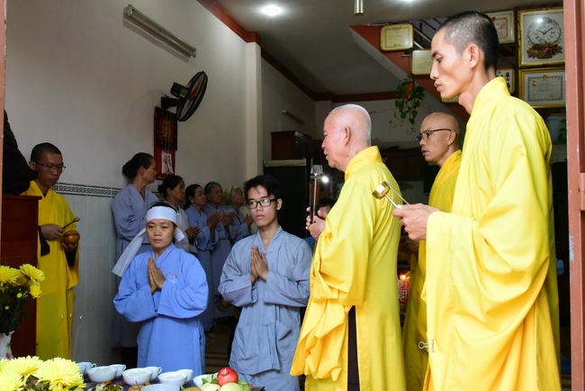 Lễ cầu siêu ở Hóc Môn