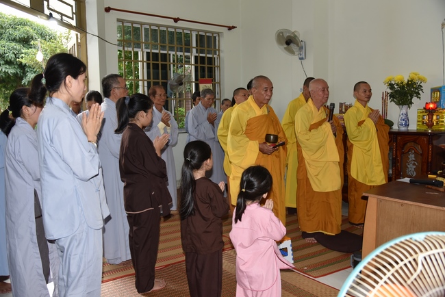 The ceremony praying for peace