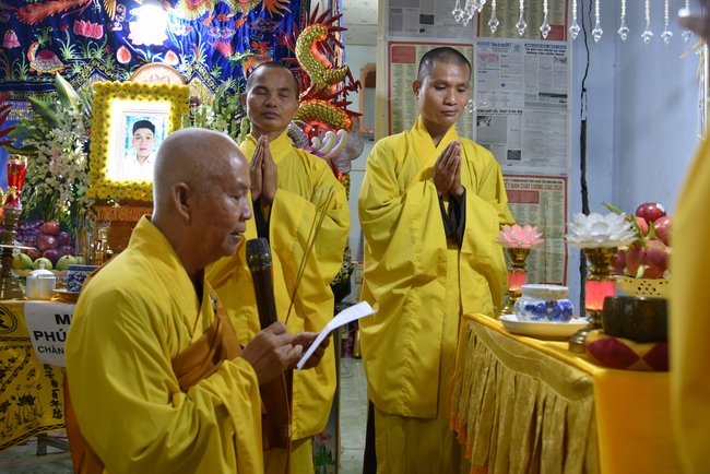 The ceremony praying for peace