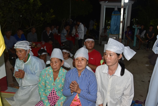 Praying for rebirth in Vinh Long