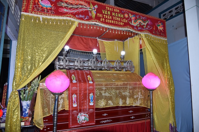 Praying for rebirth in Vinh Long