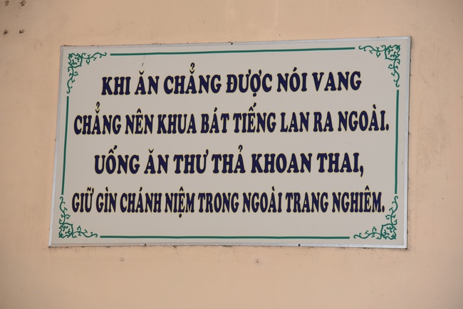The rite of praying for rebirth and offering to Monks at Hoang Phap Pagoda