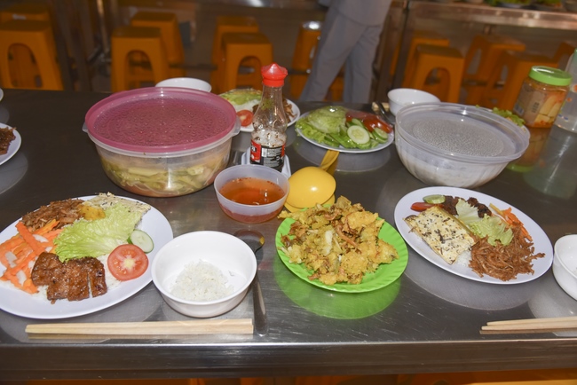 The rite of praying for rebirth and offering to Monks at Hoang Phap Pagoda
