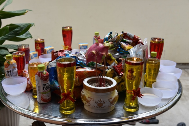 The rite of praying for rebirth and offering to Monks at Hoang Phap Pagoda