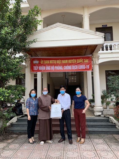 Supporting the prevention of pandemic Covid-19 from Hoa Phuc Pagoda