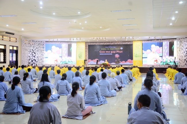 Dream of Meeting Buddha - Dharma talk in the Seven-Day Special Retreat