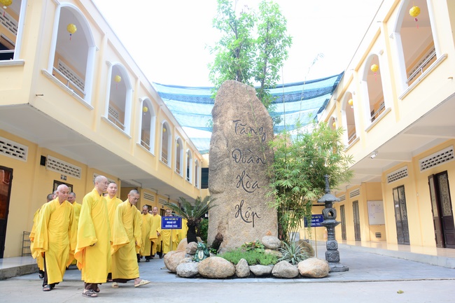 Dream of Meeting Buddha - Dharma talk in the Seven-Day Special Retreat