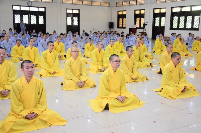Observing natural mind - Dharma Talk in the Seven-Day Special Retreat