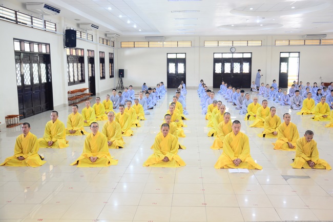 Observing natural mind - Dharma Talk in the Seven-Day Special Retreat