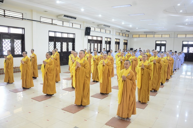 Observing natural mind - Dharma Talk in the Seven-Day Special Retreat