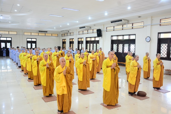 Observing natural mind - Dharma Talk in the Seven-Day Special Retreat
