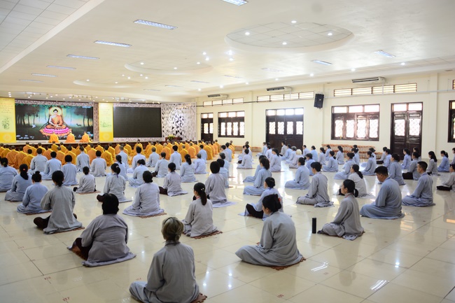 Observing natural mind - Dharma Talk in the Seven-Day Special Retreat