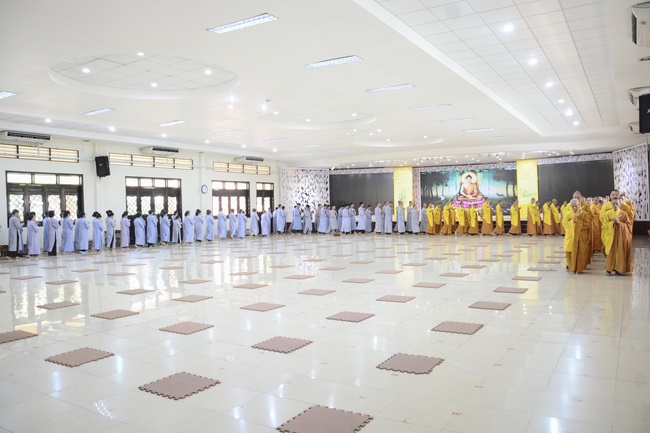 Observing natural mind - Dharma Talk in the Seven-Day Special Retreat