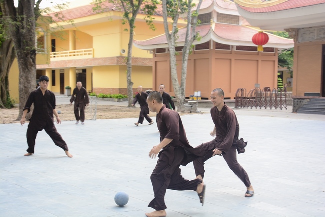 Observing natural mind - Dharma Talk in the Seven-Day Special Retreat