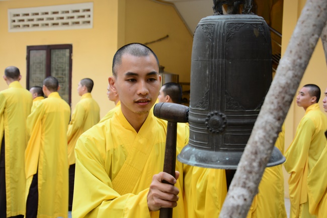 Only I myself can help me..... - Dharma Talk in the Seven-Day Special Retreat