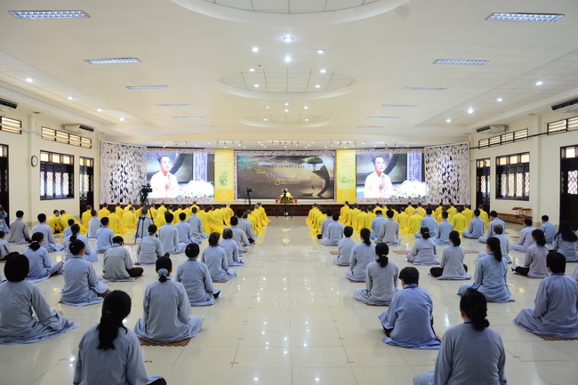 Only I myself can help me..... - Dharma Talk in the Seven-Day Special Retreat