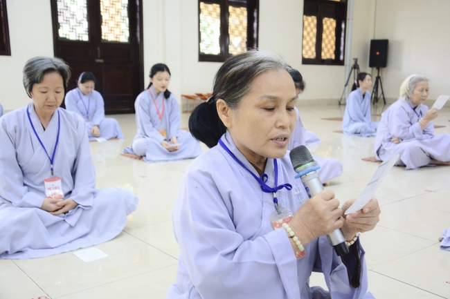 Only I myself can help me..... - Dharma Talk in the Seven-Day Special Retreat