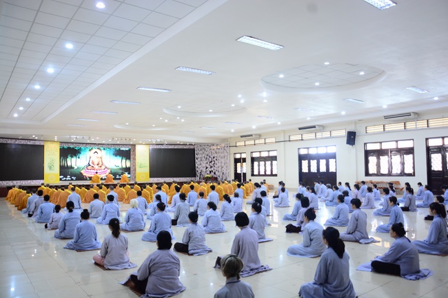 Only I myself can help me..... - Dharma Talk in the Seven-Day Special Retreat