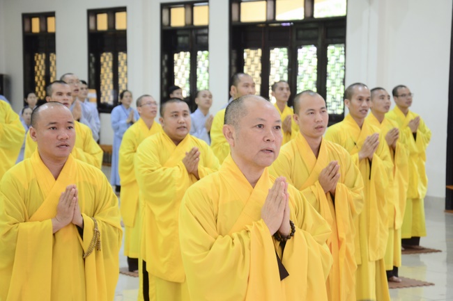 Only I myself can help me..... - Dharma Talk in the Seven-Day Special Retreat