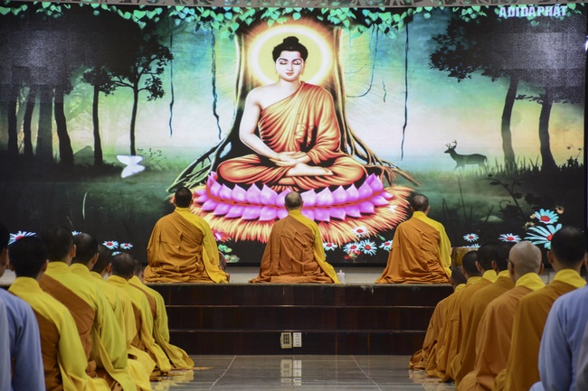 Only I myself can help me..... - Dharma Talk in the Seven-Day Special Retreat