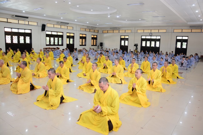 Only I myself can help me..... - Dharma Talk in the Seven-Day Special Retreat