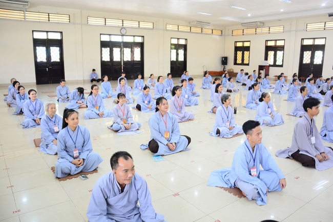 “What is the fun in a religious life? - Dharma Talk in the Seven-Day Special Retreat