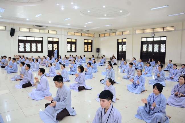 “What is the fun in a religious life? - Dharma Talk in the Seven-Day Special Retreat