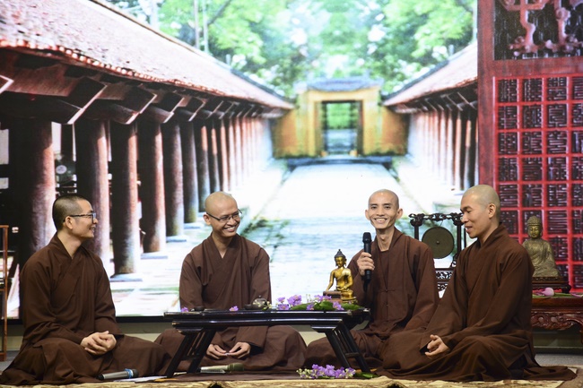 “What is the fun in a religious life? - Dharma Talk in the Seven-Day Special Retreat