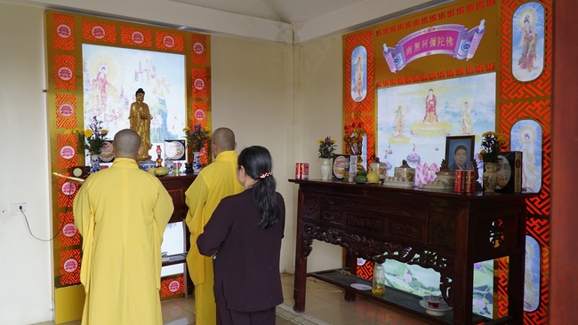 Visiting the models of Lumbini garden at Buddhists' houses of Dong Cao Pagoda