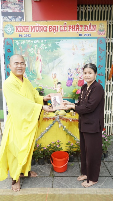 Visiting the models of Lumbini garden at Buddhists' houses of Dong Cao Pagoda