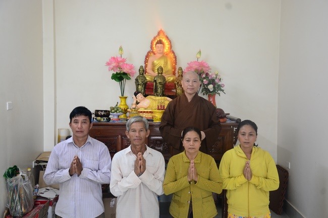 Planting trees in Tay Ninh of the monks of Hoang Phap Pagoda