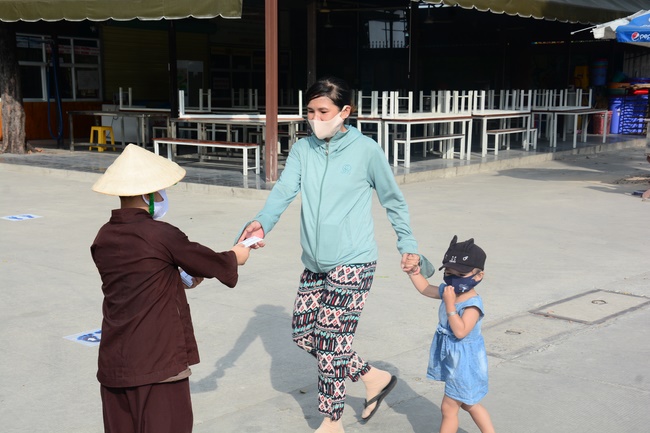 The program supplying automatic rice to the needy