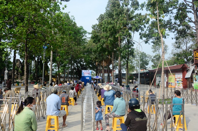 The program supplying automatic rice to the needy