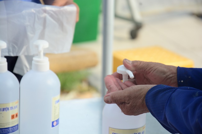 The program supplying automatic rice to the needy