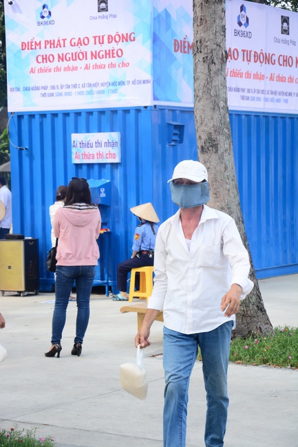 The program supplying automatic rice to the needy