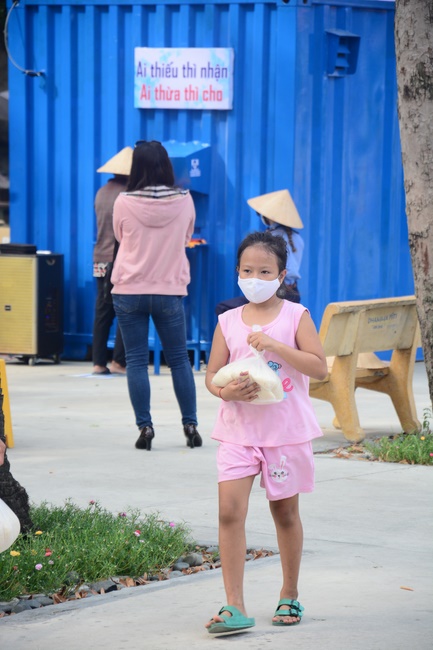 The program supplying automatic rice to the needy