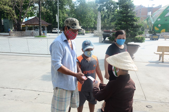 The program supplying automatic rice to the needy