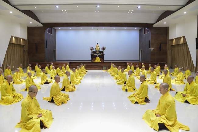 Series of photos of the Seven-Day Special Retreat