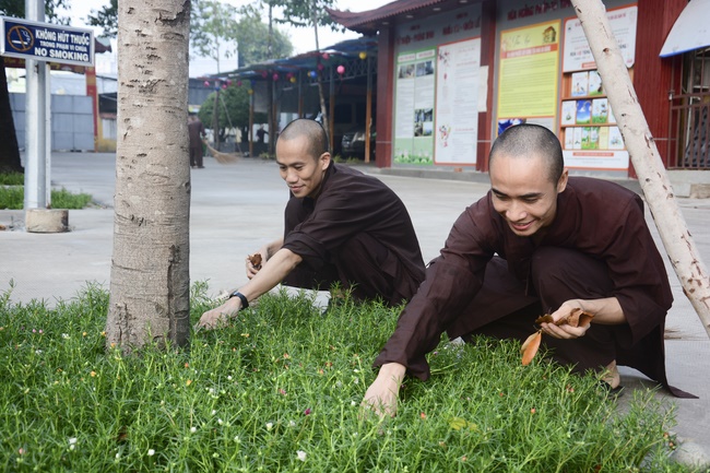 Series of photos of the Seven-Day Special Retreat