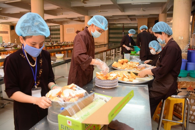 Series of photos of the Seven-Day Special Retreat